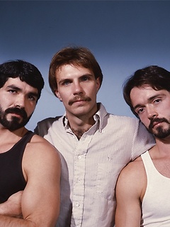 Three horny dads habe groupsex in retro pics