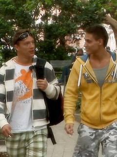 Two muscled european studs have anal sex