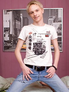 Blond gay boy Kenny self-fingering his tight ass