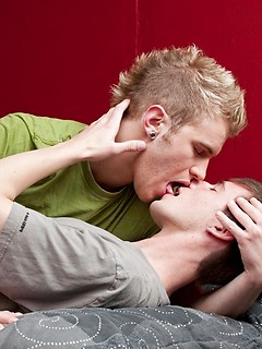 Twinks kissing, sucking and fucking