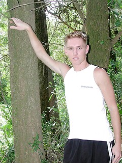 Twink hides and jerks off all alone in the woods