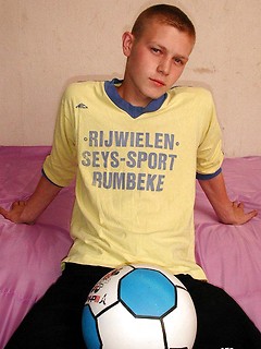 Badass twink gets all naked and shows some skin