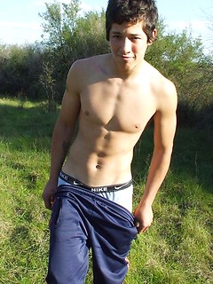 Sporty twink poses with his sexy underpants off