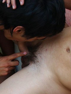 Hung twink with a hot bod pleased orally alfresco