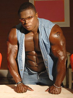 Huge New Jersey muscle star Sean Jones from is on the way up