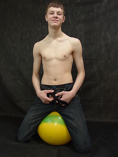 Basi - wanking naked smooth twink