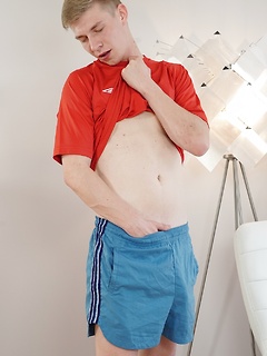 Soccer playing Daemon Colins jerks off in cleat.