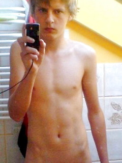 Nasty amateur teen boy\'s pictures