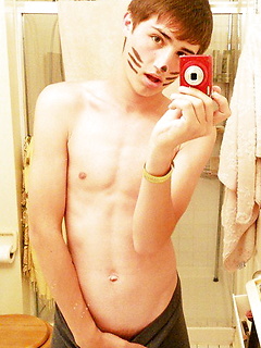 Nasty amateur teen boy\'s pictures