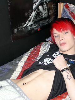 Alt boy Lewis Romeo jerks off and sucks his hard cock