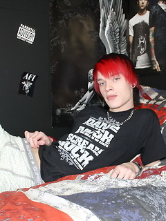 Alt boy Lewis Romeo jerks off and sucks his hard cock