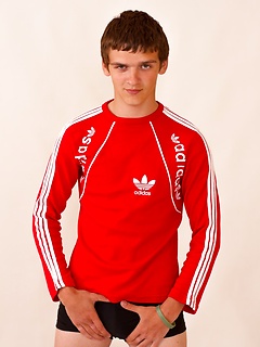 Sporty butt of straight Danny Roulier will turn you on