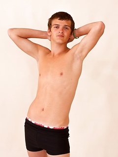 Sporty butt of straight Danny Roulier will turn you on