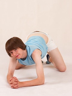 Nice ass of 18 y.o. pal Jason Tanny becomes visible