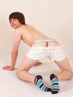 Nice ass of 18 y.o. pal Jason Tanny becomes visible