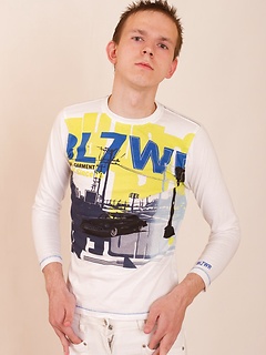 Kenny Cole shows tight ass with clean shaved anal