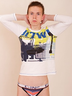 Kenny Cole shows tight ass with clean shaved anal