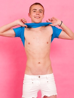 Lenny Evans, cute 18 year old sportsman poses on cam