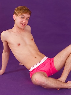 Liking 19 y.o. cutie Max Best in his close-up photo show