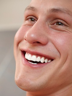 Polish boy Rob Cullen have big muscles and nicely shaped big d!ck