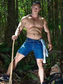 Men of Montreal â€“ Gagging on The Lumberjack