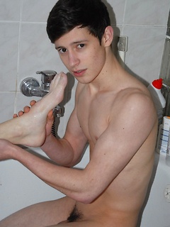 Young Twinks in The Shower